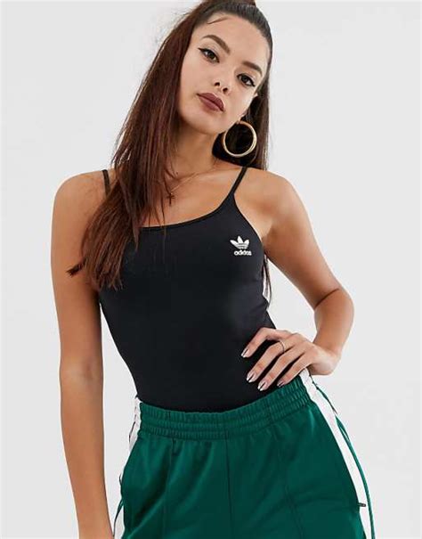 adidas originals bodysuit mit kleinem kleeblattlogo in schwarz|Black .